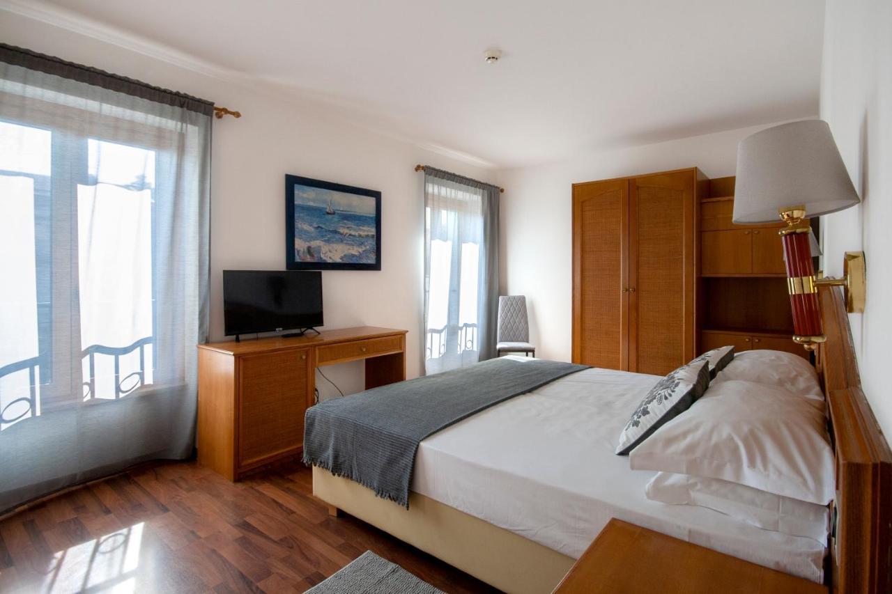 Hotel Metropole Градо Экстерьер фото